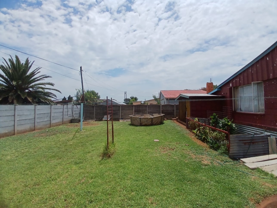 4 Bedroom Property for Sale in Roosheuwel North West